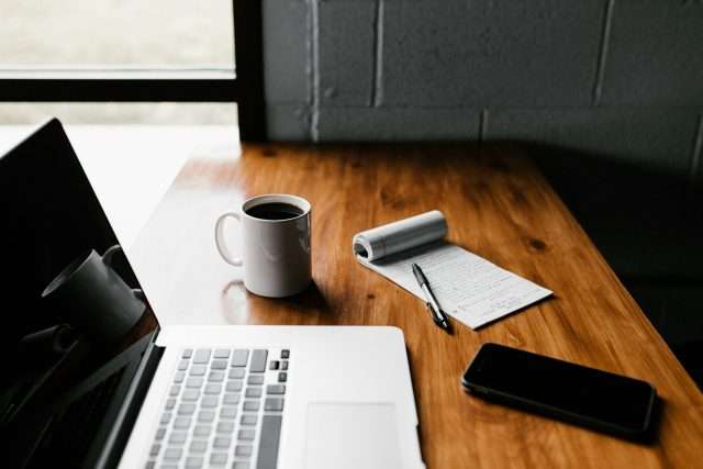 A clean and refreshing workspace.
